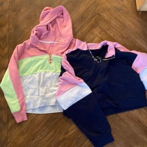 2 cropped sweatshirts